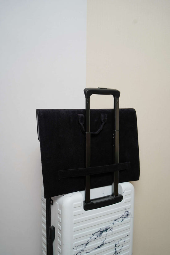 LAPTOP SLEEVE & DOCUMENT HOLDER  Zebra Crossing